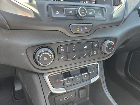 Used 2024 GMC Terrain SLE AWD/4WD image 18