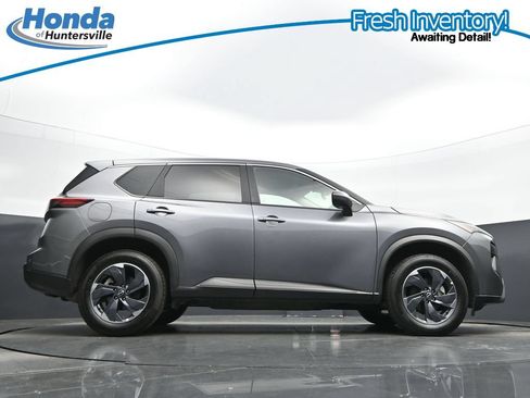 Used 2025 Nissan Rogue SV FWD image 35