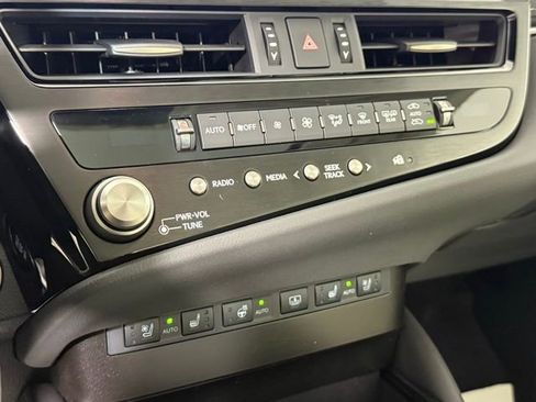 New 2025 Lexus ES 350 w/ Premium Package image 19