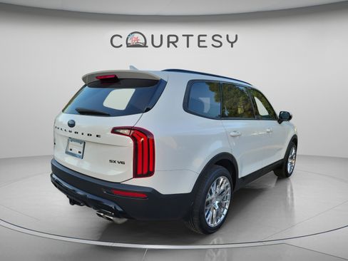 Certified 2021 Kia Telluride SX w/ Nightfall Edition Package AWD/4WD image 3