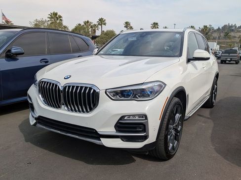 Used 2019 BMW X5 xDrive40i w/ Executive Package image 2