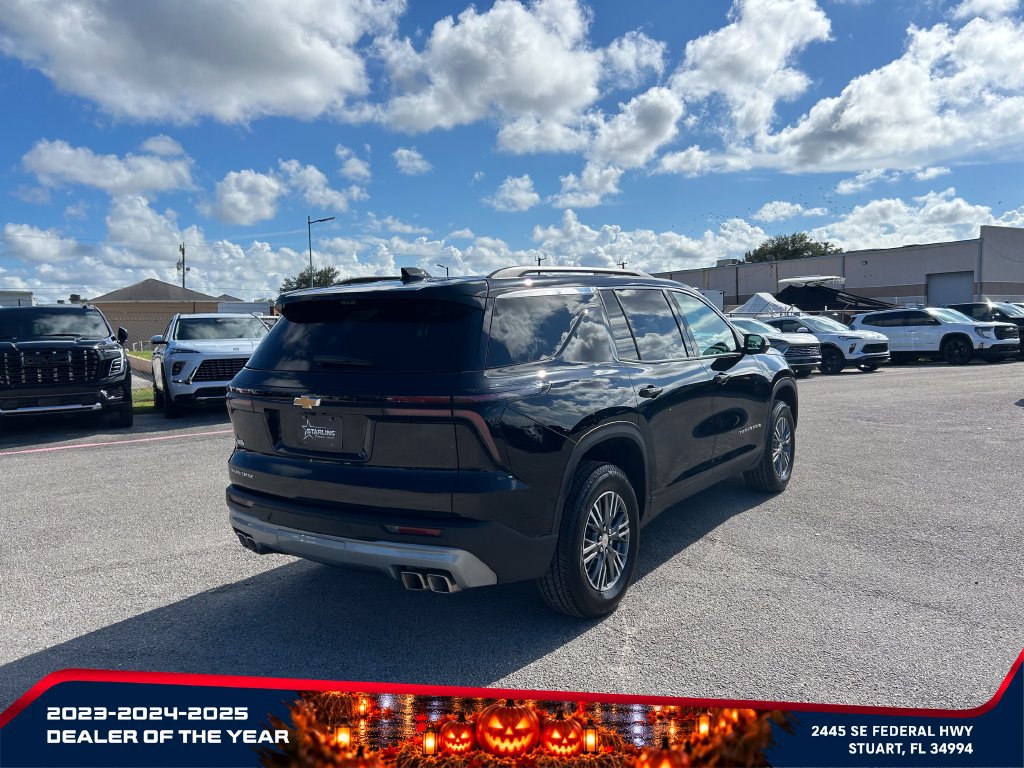 Used 2026 Chevrolet Traverse LT w/ Driver Confidence Package FWD image 5