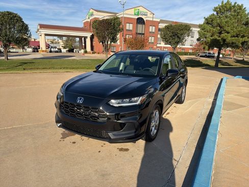 Certified 2025 Honda HR-V LX image 4