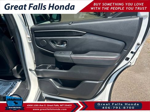 Used 2025 Honda Pilot Black Edition image 26