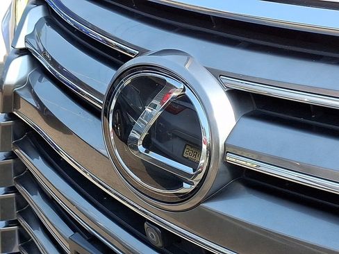 Used 2017 Lexus LX 570 4WD w/ Luxury Package image 4