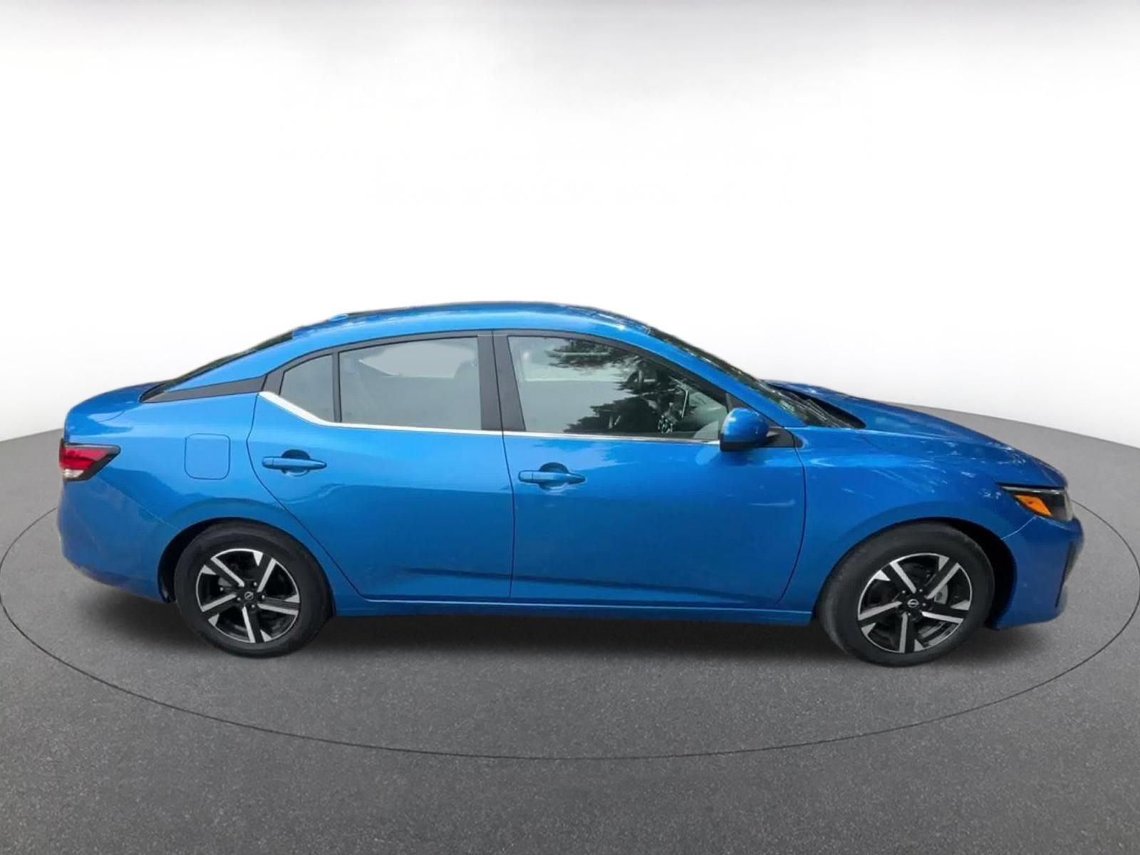 Used 2025 Nissan Sentra SV FWD image 15