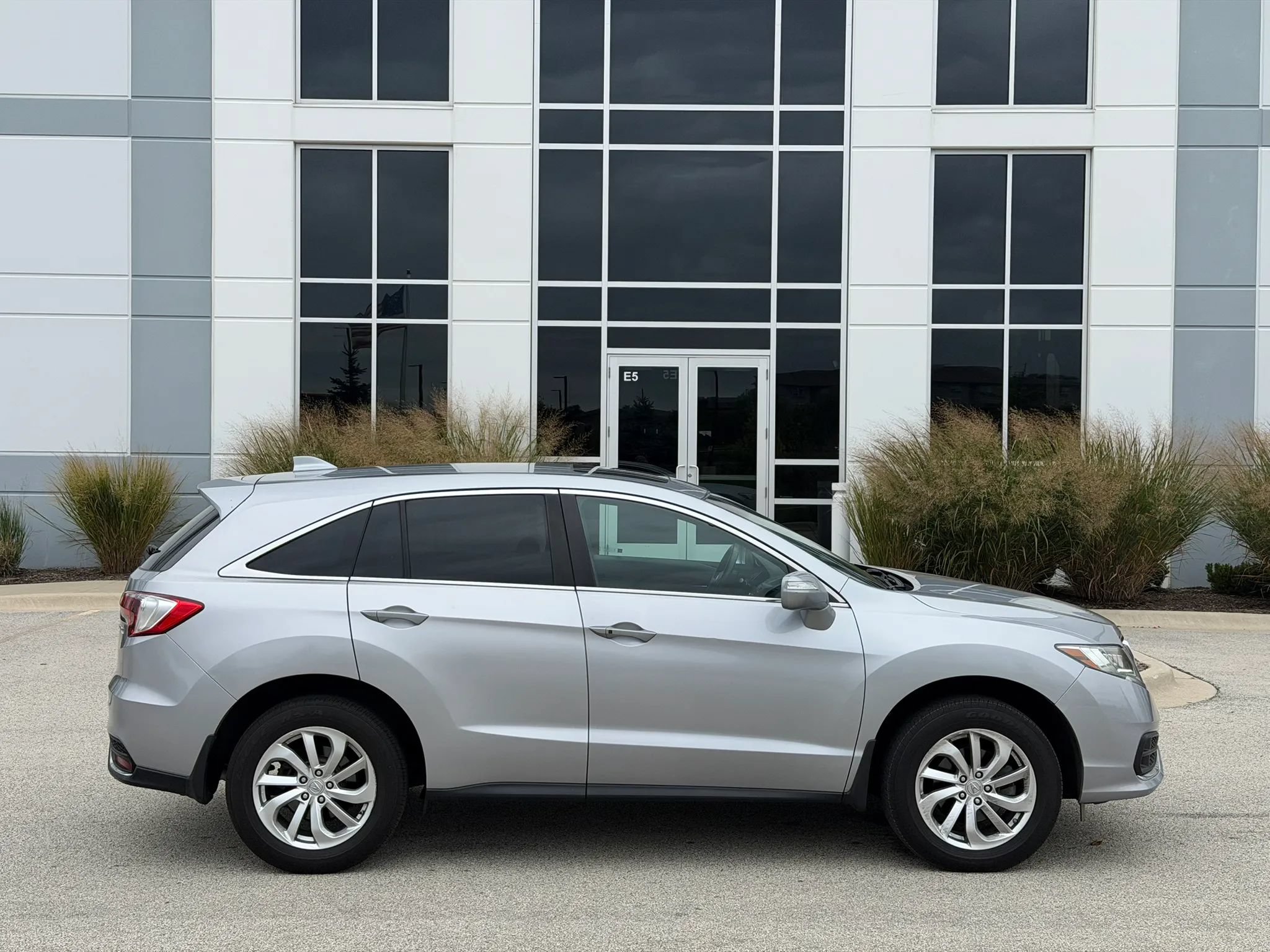 Used 2017 Acura RDX FWD image 4