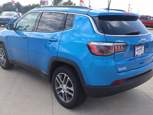 Used 2020 Jeep Compass Latitude w/ Popular Equipment Group FWD image 7