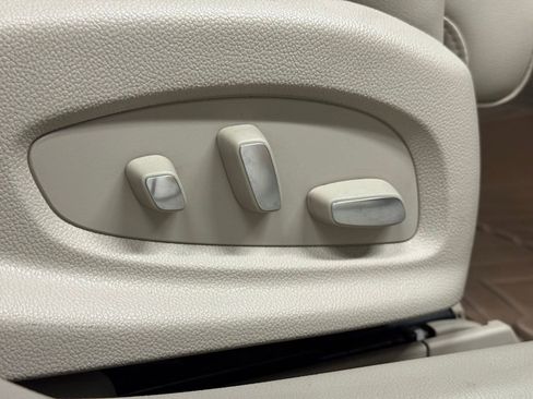 Used 2013 Cadillac XTS Luxury w/ Driver Awareness Package image 22