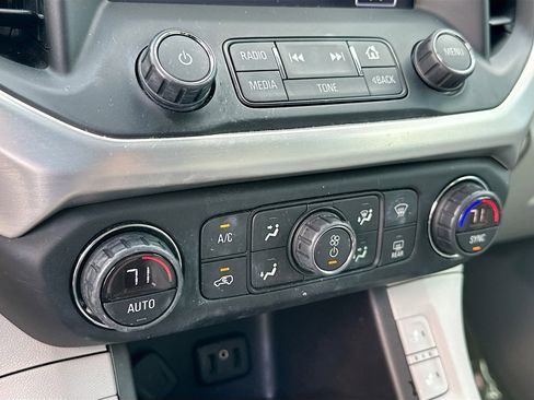 Used 2018 GMC Acadia SLE w/ Driver Alert Package I image 15