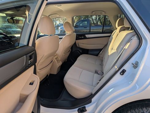 Used 2019 Subaru Outback 2.5i Premium image 9