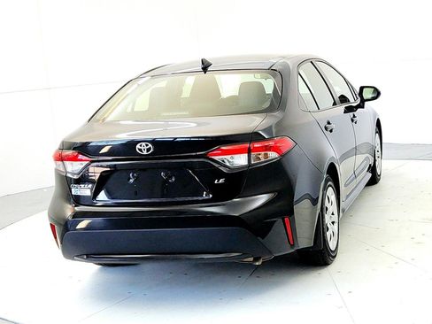 Used 2022 Toyota Corolla LE image 5
