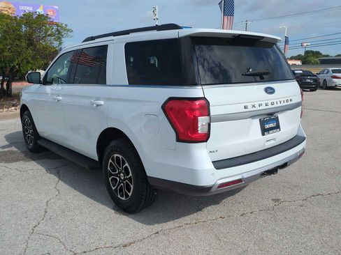 Used 2024 Ford Expedition XLT RWD image 6