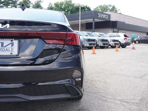Used 2023 Kia Forte LXS FWD image 14