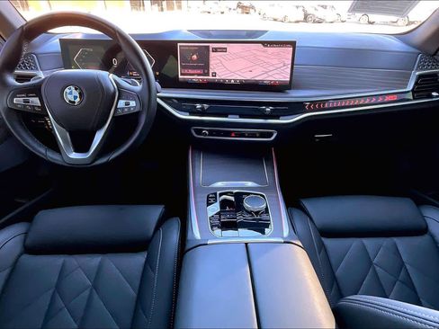 Used 2024 BMW X5 xDrive40i w/ Parking Assistance Package image 17