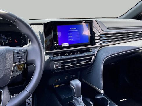 Used 2025 Toyota Camry SE w/ Convenience Package FWD image 7