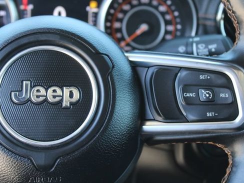 Used 2022 Jeep Gladiator Overland AWD/4WD image 21
