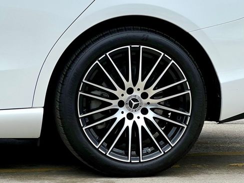 Certified 2026 Mercedes-Benz C 300 4MATIC Sedan image 10