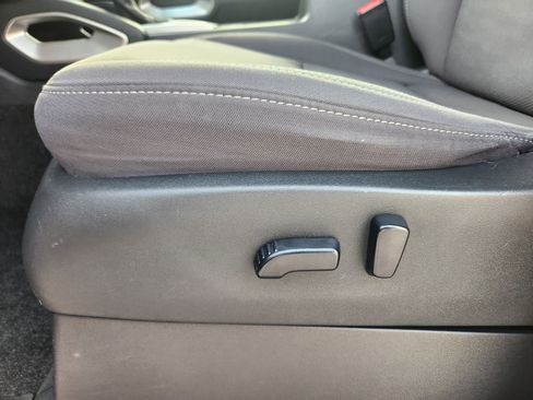 Used 2022 Nissan Frontier SV image 25