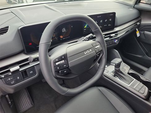 New 2026 Kia Sportage EX image 24
