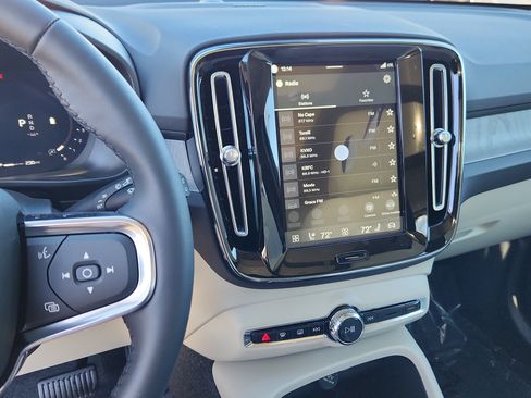 New 2026 Volvo XC40 B5 Ultra w/ Climate Package image 13