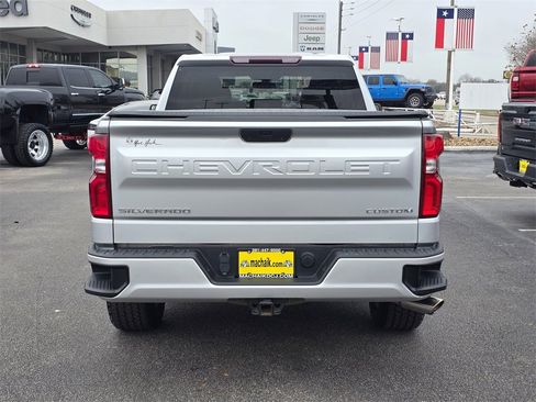 Used 2021 Chevrolet Silverado 1500 Custom image 5