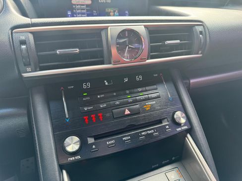 Used 2017 Lexus IS 200t F Sport w/ F Sport Package RWD image 18