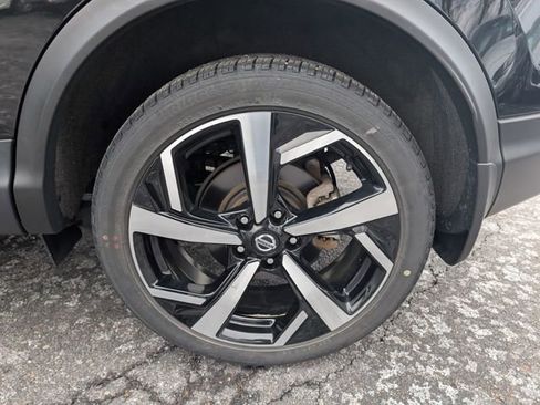 Certified 2022 Nissan Rogue Sport SL image 24