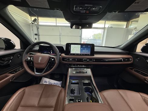 Used 2026 Lincoln Aviator Reserve w/ Jet Appearance Package AWD/4WD image 13