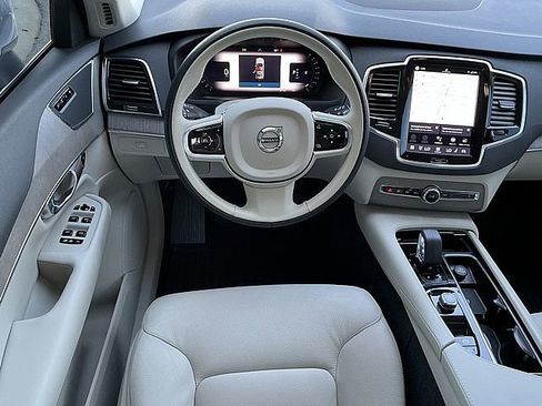 Used 2023 Volvo XC90 B5 Plus w/ Protection Package Premier image 5