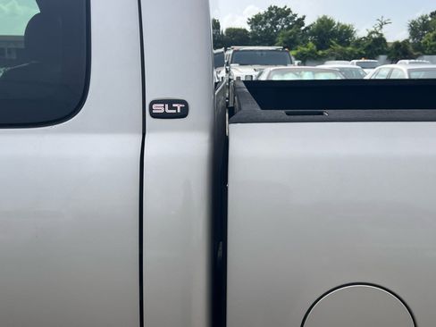 Used 2004 GMC Sierra 2500 SLT w/ Skid Plate Package image 15