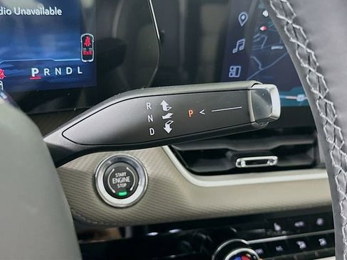 New 2026 Chevrolet Equinox LT w/ Convenience Package II image 17