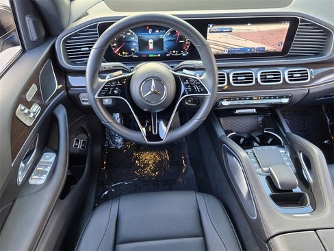 Used 2025 Mercedes-Benz GLE 450e 4MATIC image 12