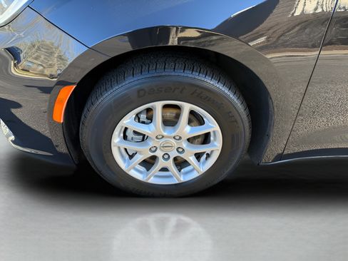 Used 2024 Chrysler Pacifica Touring-L FWD image 25