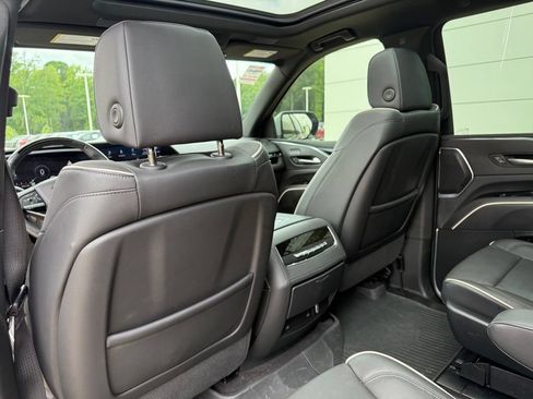 Used 2023 Cadillac Escalade ESV Sport w/ LPO, Floor Liner Package AWD/4WD image 11