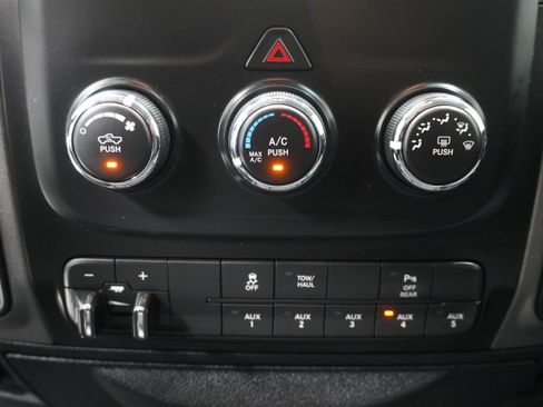 Used 2018 RAM 2500 Tradesman w/ Chrome Appearance Group AWD/4WD image 17