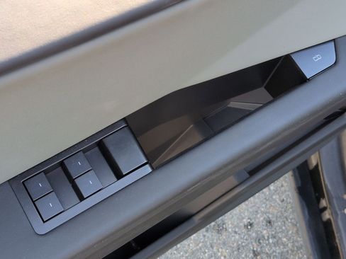 Used 2025 Tesla Cybertruck AWD Crew Cab image 15