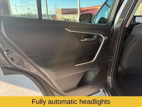 Used 2025 Toyota RAV4 XLE AWD/4WD image 17