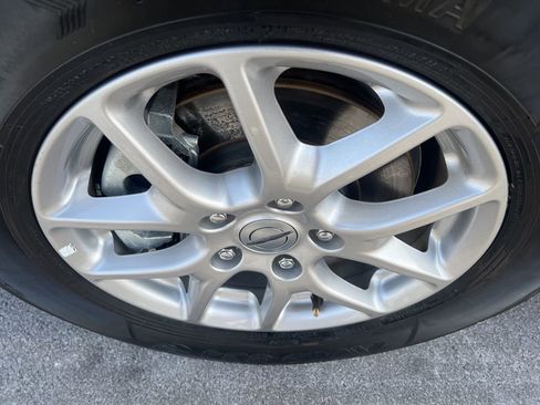 Used 2024 Chrysler Pacifica Touring-L image 41