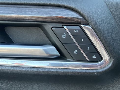 Used 2024 Chevrolet Silverado 2500 LTZ w/ LTZ Convenience Package image 15