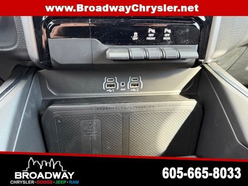 Used 2025 RAM 1500 Laramie AWD/4WD image 15