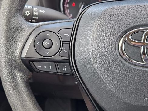 Used 2024 Toyota RAV4 XLE FWD image 31