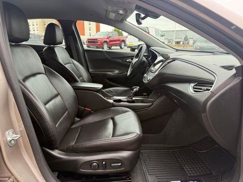 Used 2024 Chevrolet Malibu LT FWD image 3