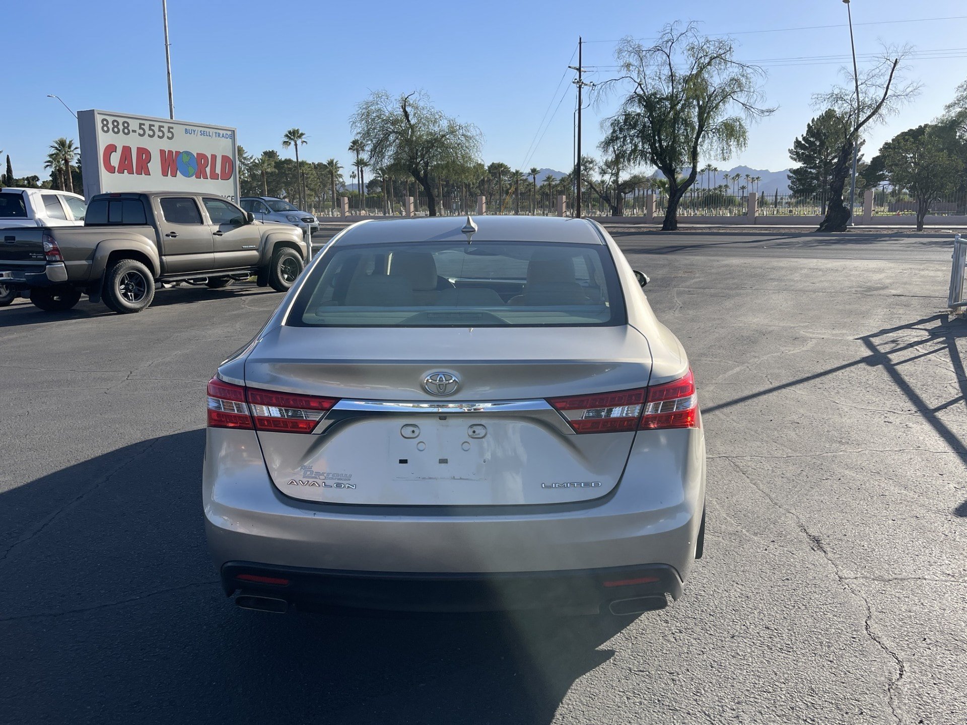 Used 2013 Toyota Avalon FWD image 4