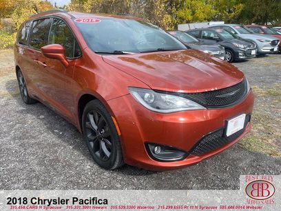 Used 2018 Chrysler Pacifica Touring-L w/ Premium Audio Group