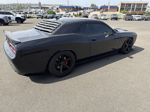 Used 2015 Dodge Challenger SRT Hellcat RWD image 4