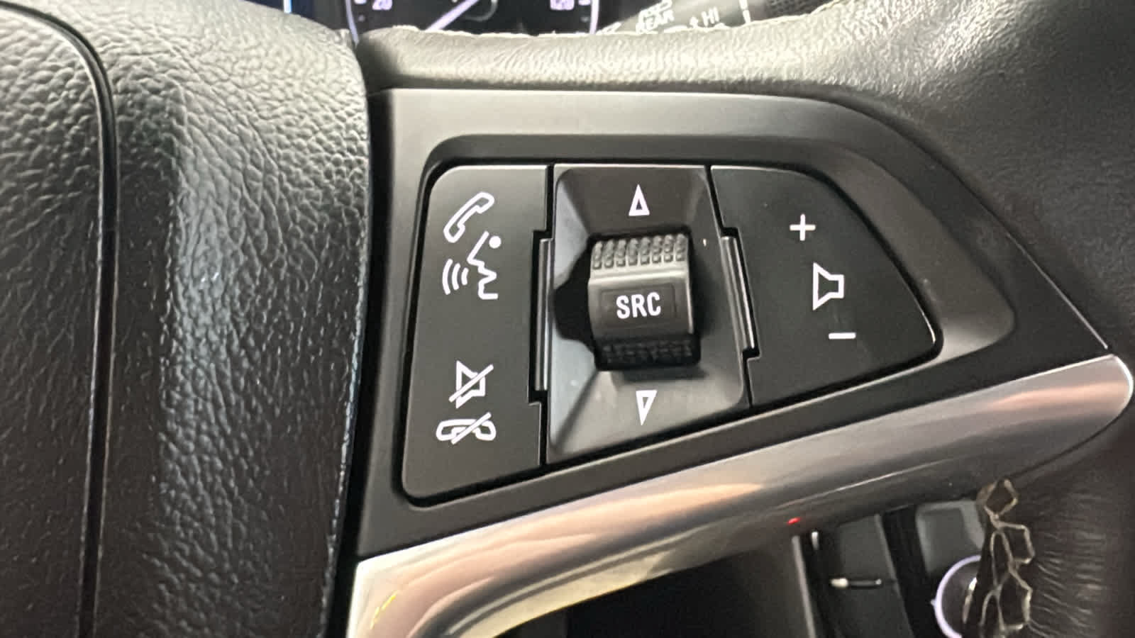 Certified 2022 Buick Encore Preferred w/ Safety Package AWD/4WD image 12