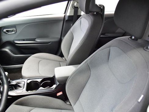 Used 2025 Kia K4 FWD image 9