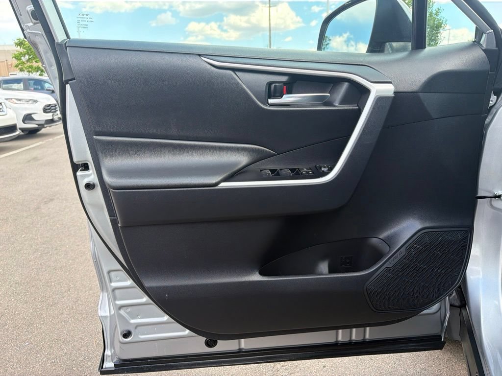 Used 2025 Toyota RAV4 XLE AWD/4WD image 22