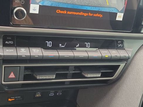 Used 2025 Toyota Camry LE w/ Convenience Package image 25